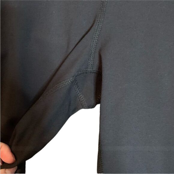 3 for $30! Yogalicious black cropped/ Capri leggings - Picture 6 of 7